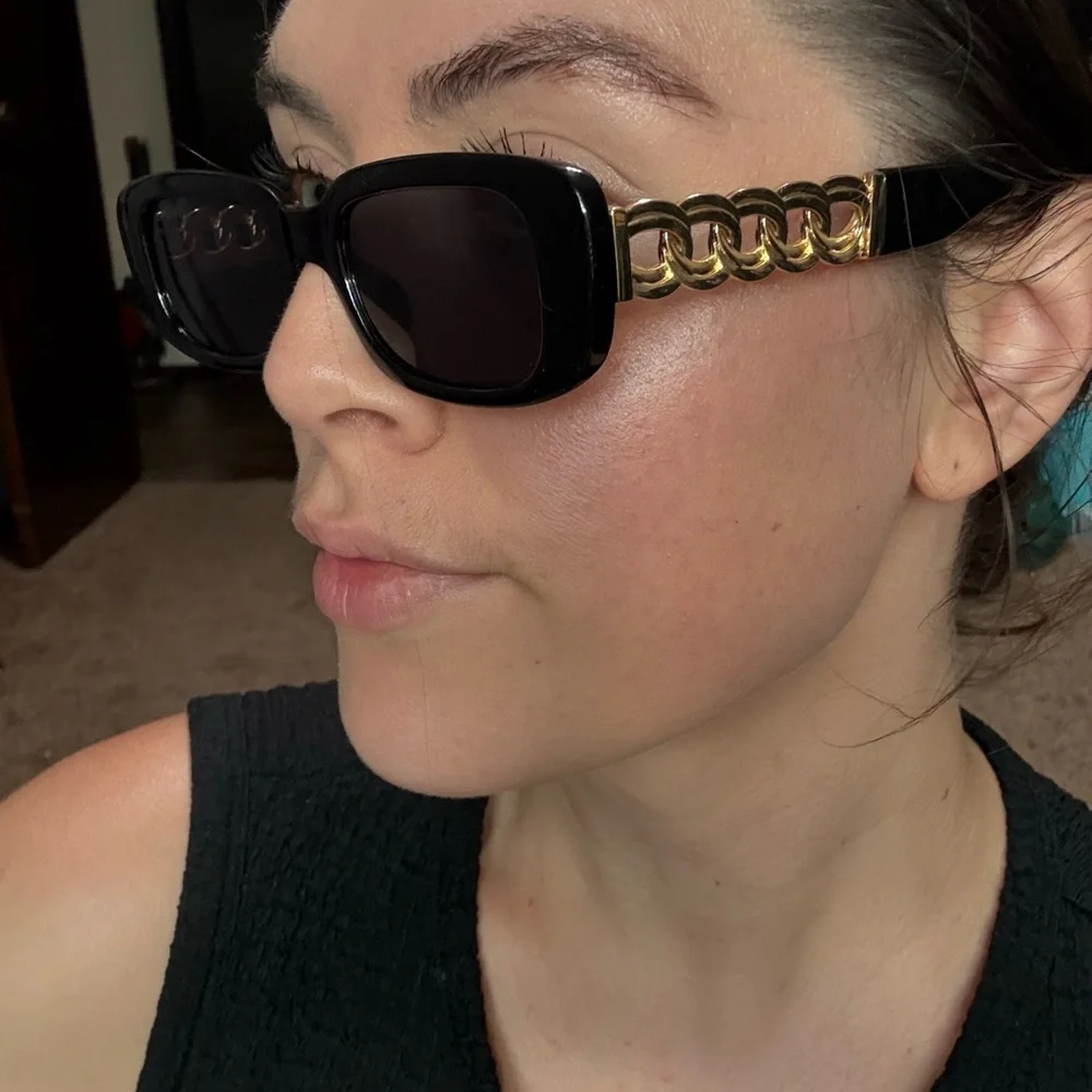 Steve Madden Sleek Black Sunglasses with Gold Accents - Picture 6 of 6